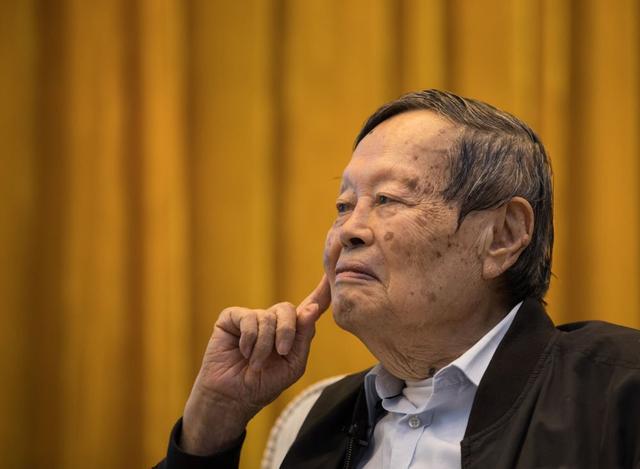 翁帆也没想到，丈夫杨振宁去世后，竟因生前一个举动再次口碑升华