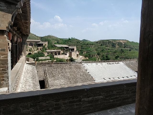 李家山 潜藏在黄土高原深处的布达拉宫
