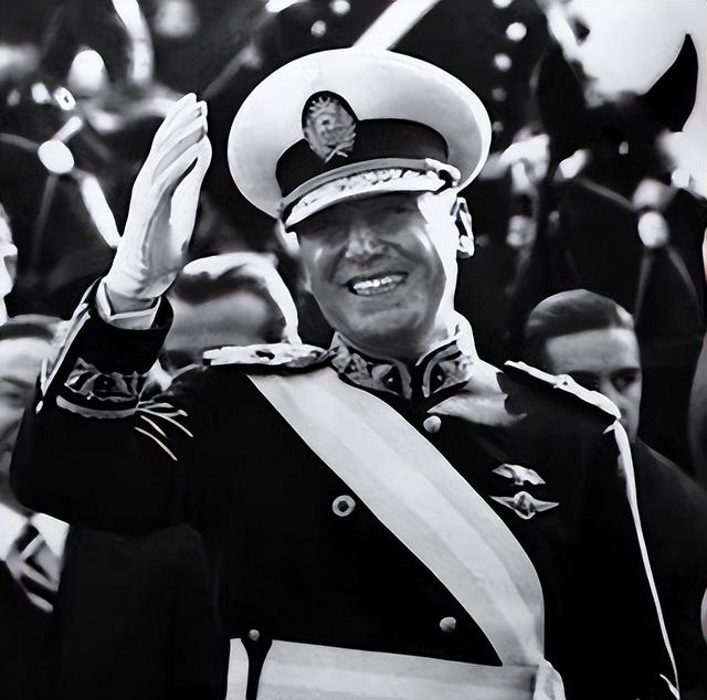 世界上离中国最远的国家，坐飞机要好几天能到，如今发展一落千丈