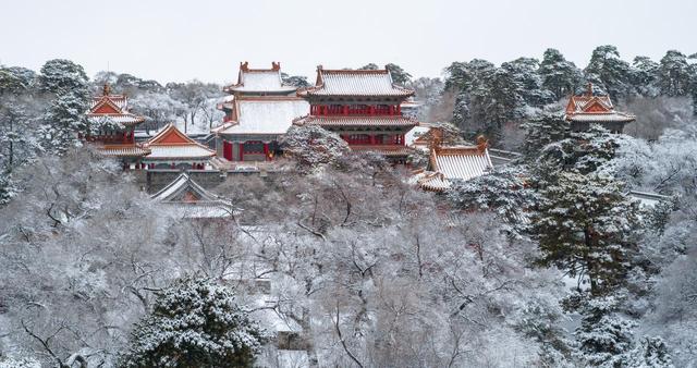 今年冬至不一般，“冬至在月头，春节不穿袄”，2026年春节冷吗？