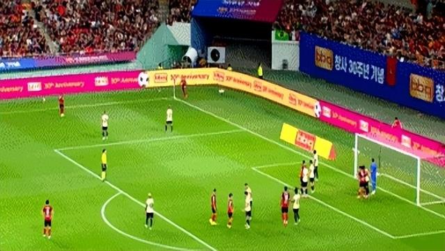 半场-亚马尔双响+被断致丢球莱万建功 巴塞罗那3-2首尔FC