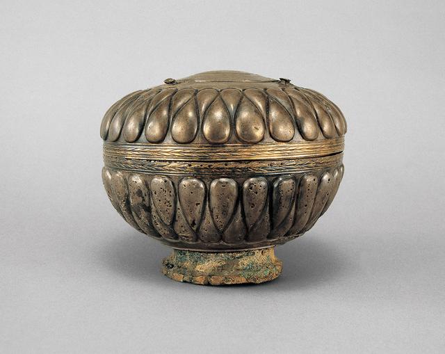 广州的南越文王墓里为什么会有古波斯珍宝和非洲象牙？