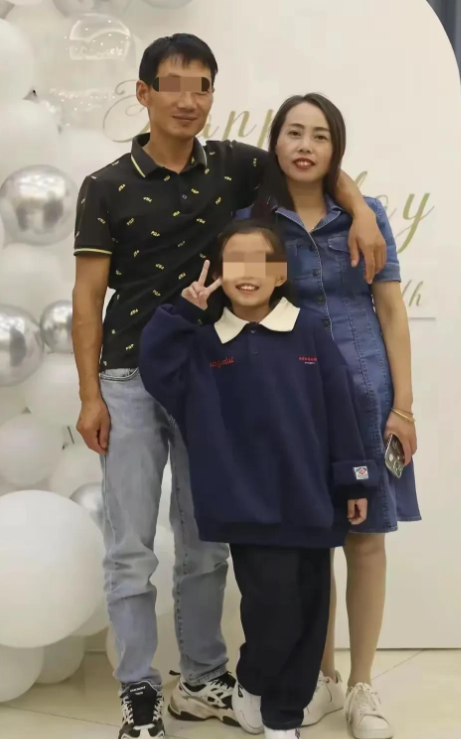 阿坝3对母女遗体又发现一具，在下游17公里石缝中找到，面目全非