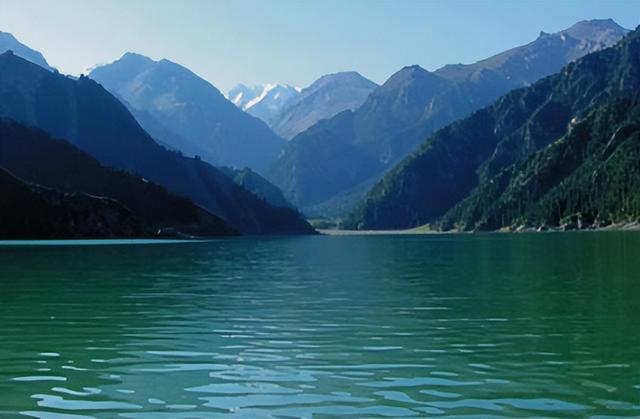 天山这下子又火了，不只是因为通了一条胜利隧道