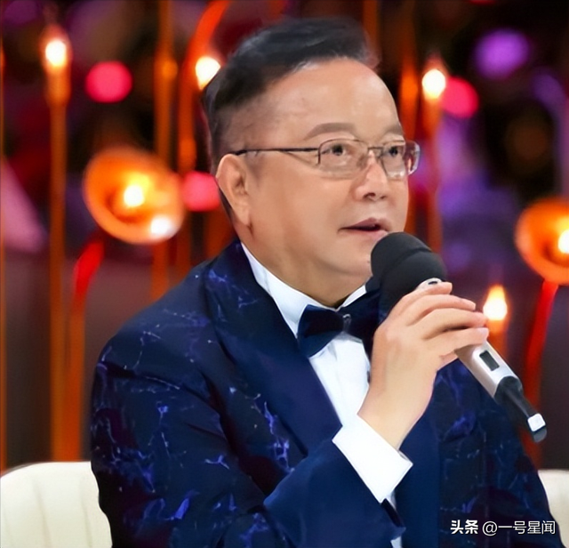 “国家一级演员”王刚，三婚娶小20岁女粉丝，60岁得子