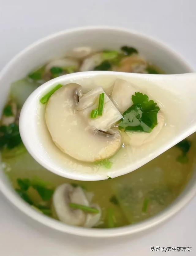 三伏天，要使劲吃这菜，一养肝，二补气血，三强免疫，鲜嫩别错过