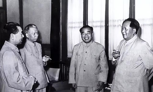 2004年毛、刘两家聚会，王光美说出一句话，李敏李讷顿时红了眼眶