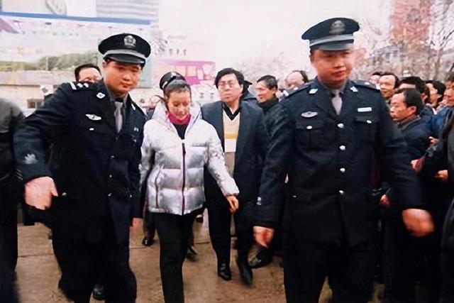 钱再多有什么用？75岁刘晓庆的现状，给所有中老年人提了个醒