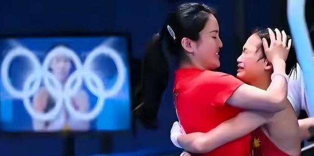 官宣退役不到1个月，张家齐接受采访，句句不提却字字都是全红婵