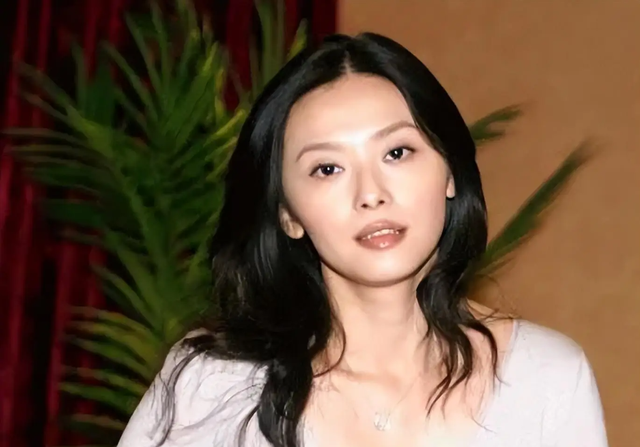 长得漂亮却做尽坏事，后被切除四个器官，小十五岁老公也出轨