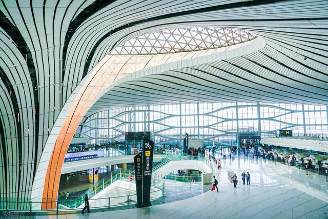 入境游客点赞：北京大兴机场服务很贴心！