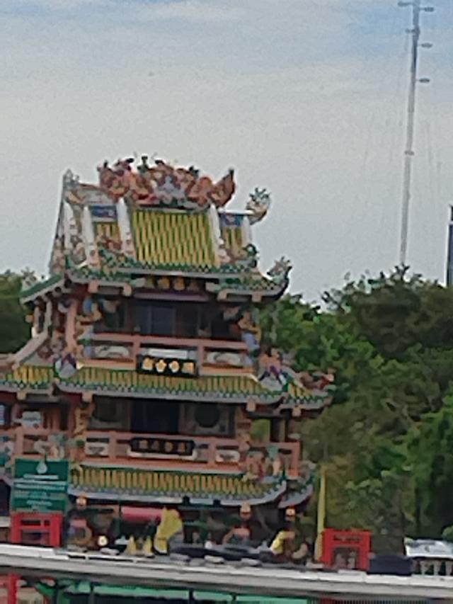 湄南河上，半船烟火半船风