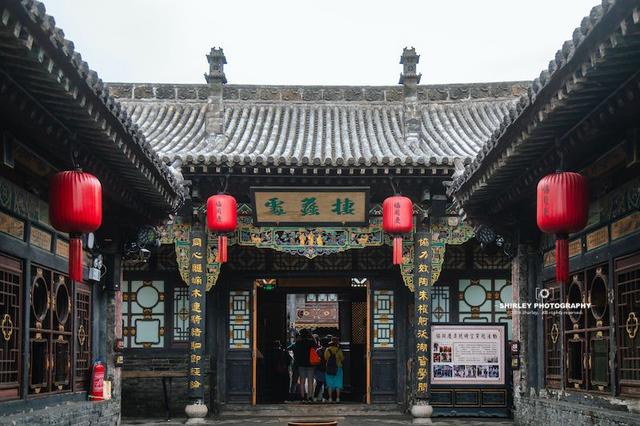 山西传奇金库，鼎盛时存着300亿，刘伯温设计的龙柱直插地库中央