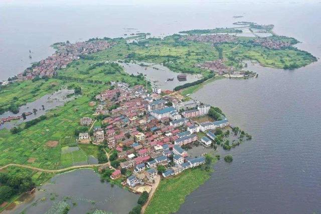 南昌：豫章故郡，洪都新府，从古至今赣江的晚风文脉在此沉淀。