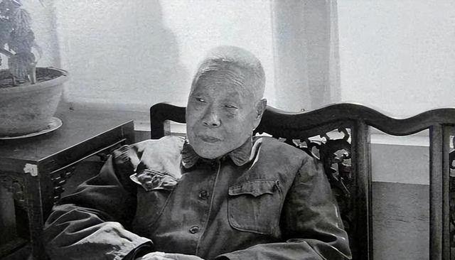 清朝最后一名太监回忆：妃子洗澡从不用手和避讳太监，十分侮辱人