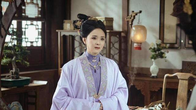 王艳同志个人简历