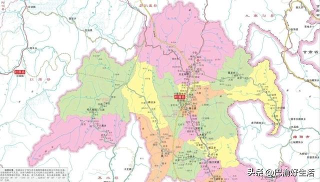 绝了！四川这“十八线”小城，藏着比西安城墙还早的古城墙！