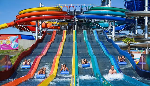 全球第一大水上乐园在中国，游客接待量281万人次，连续12年领跑