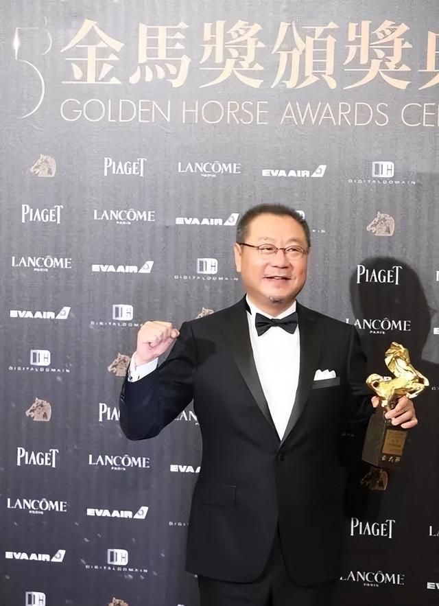 原来她是范伟老婆，难怪丈夫能上9次春晚，真是一个贤妻旺三代