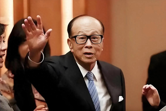 真没想到，香港的一场大火，竟让人看清了李嘉诚的“真面目”