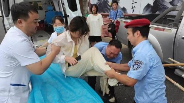 武当山“小红帽”:温情书写新“道韵” 承诺温暖游客心