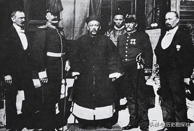 这是袁世凯五姨太的真实样貌，头发稀疏并不貌美，但备受宠爱