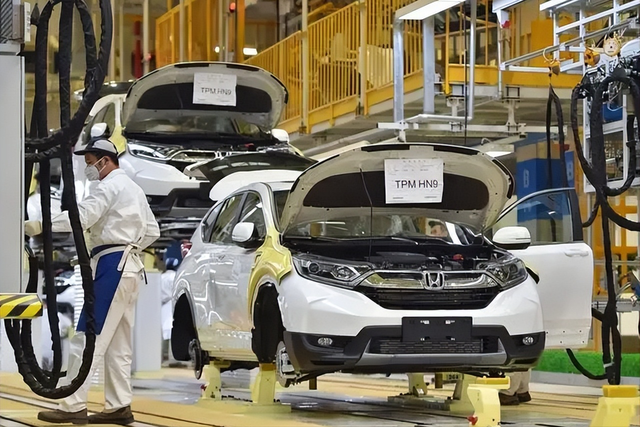 不许中国一家独大，特朗普联合8国在白宫签字，要废中国王牌