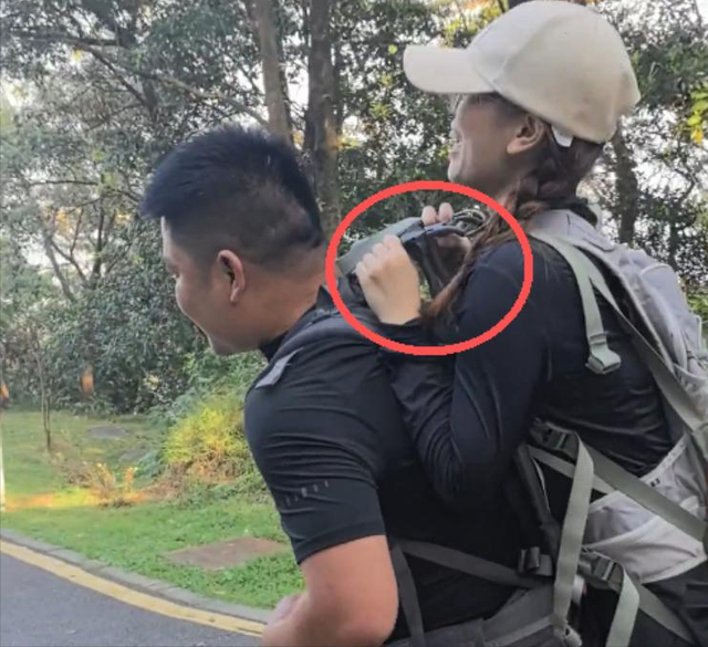 广东女子登山脚崴，被陌生小伙背40分钟下山，恶心的一幕出现了