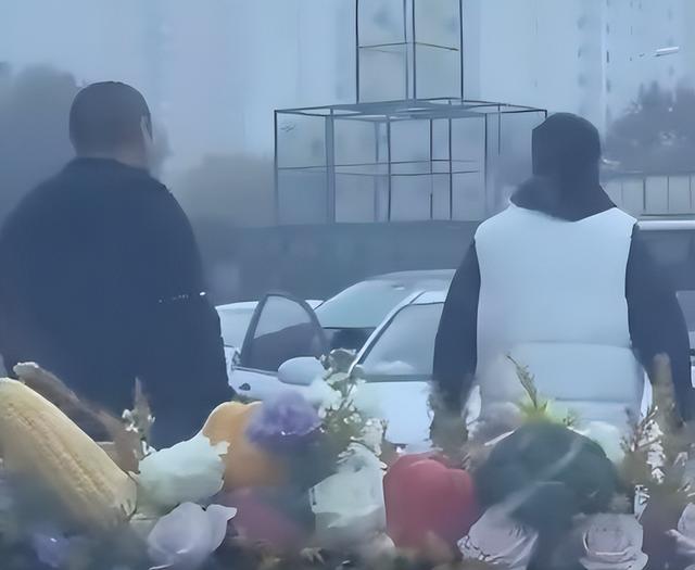 拦婚车索要50条香烟的3人，已社会性死亡，结局舒适，评论区炸锅