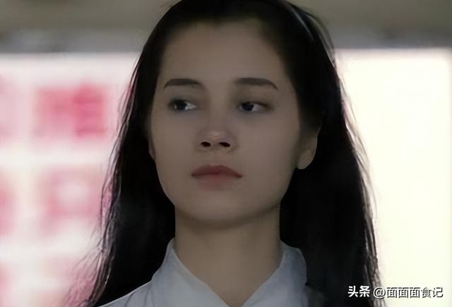 认干爹，拍风月片，被导演霸王硬上弓，没想到如今53岁下场唏嘘