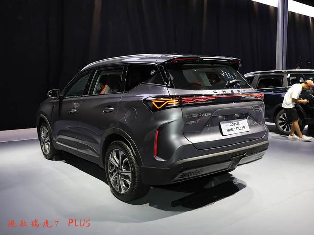 全新瑞虎7 PLUS现身街头，外观大变样，尺寸提升	，能否被大家认可