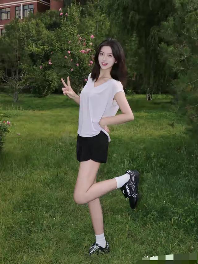 兰州交大校花生图惊艳全网！网友惊叹：好似仙女下凡间！