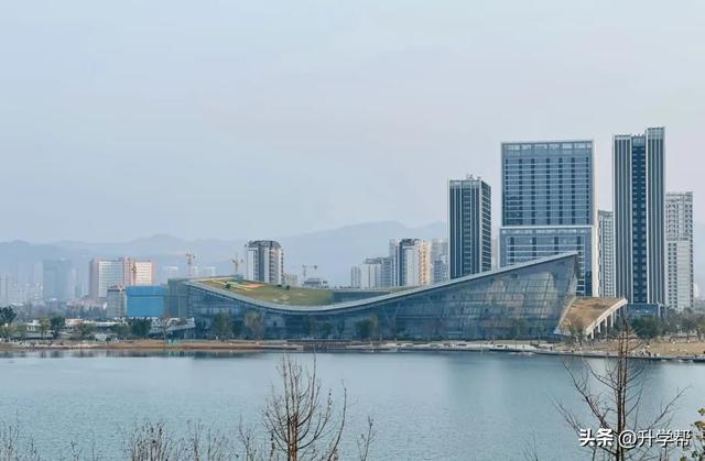 成都一个“天花板”级别公园，面积5000多亩，亭台楼阁，地铁直达
