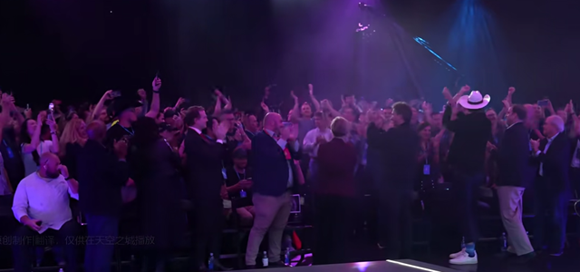 人类打工史第一人！拿下万亿工资包，造神还得看马斯克