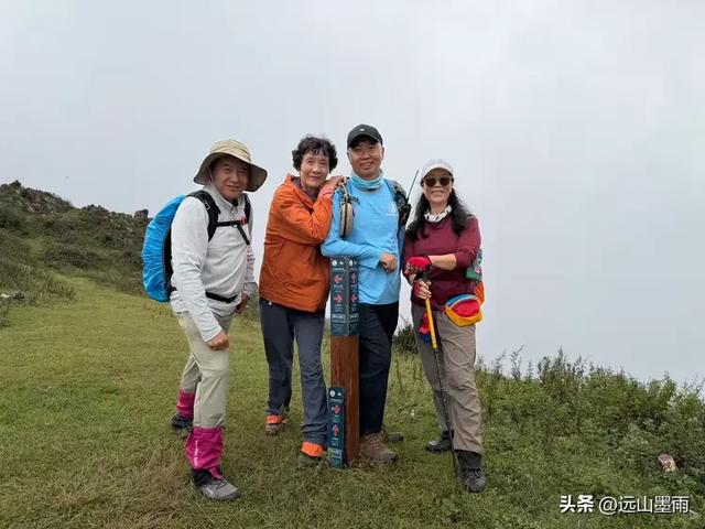攀登昆明十峰之宜良老爷山，经历密林大雨考验，惊喜交加，难忘