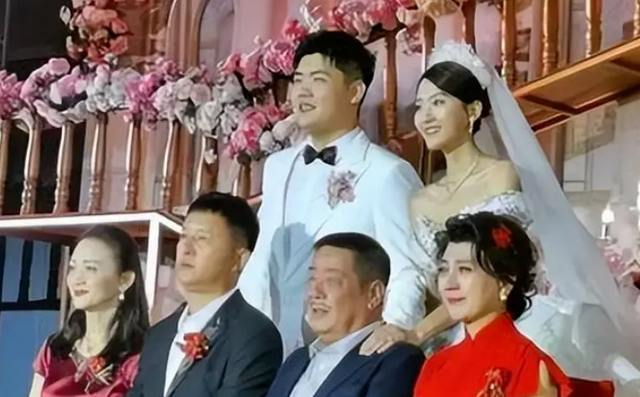 闫学晶哭穷风波大反转！儿子忍不住说出真相，有一点让那英说对了