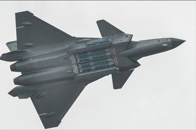 攻不了也守不住！中国空军在西藏上空，足足被印度空军欺负了40年