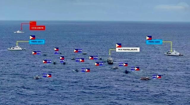 太突然！菲律宾20艘渔船“铁索连环”闯黄岩岛，马科斯这招真的狠