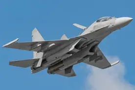 南海上空，中国疑似遭美军设伏：解放军2打4，靠操作完成逆转图片