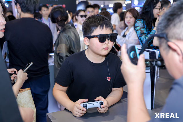 AR+AI开启智能终端“协同纪元”，XREAL亮相WAIC 2025