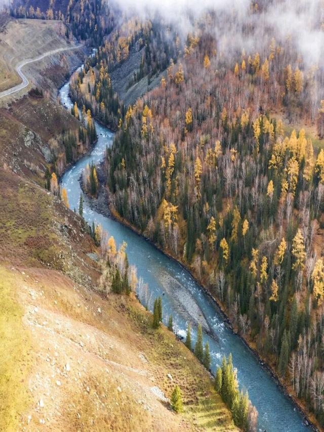 云雾缭绕 喀纳斯驼颈湾
