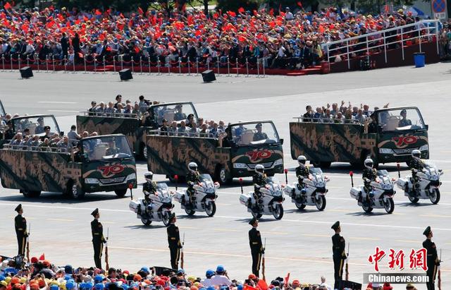 中国九三大阅兵在即，特朗普突然宣布，美国要再重新来一场阅兵
