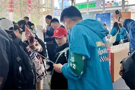 场内赛事正酣，场外保障有序！文明实践志愿服务“燃”动F1中国大奖赛图片