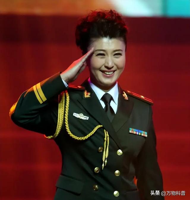 闫学晶没想到，2026年刚开年，老搭档冯巩就给她上了生动一课