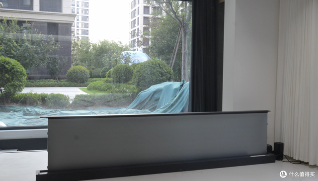 为了玩投影买了套房？从0搭建一套家庭影院第一期（幕布篇）