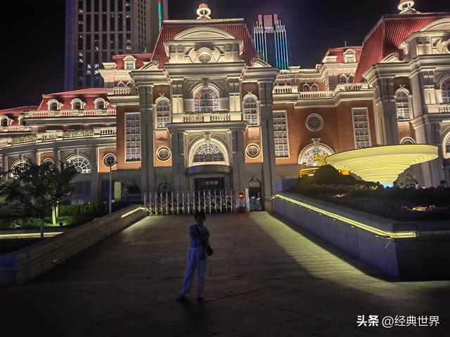 夜幕下的海河