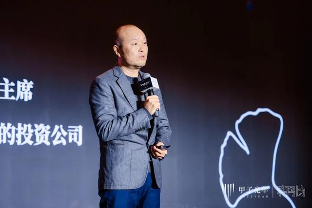 2000+人次 70余位大咖辩AI下半场，2025甲子引力年终盛典圆满落幕