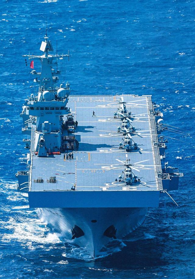 湖北舰入列 专家：中国军工爆发