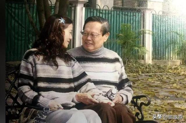 杨振宁因病逝世！刚过完103岁生日，最后一次亮相是为妻子庆生