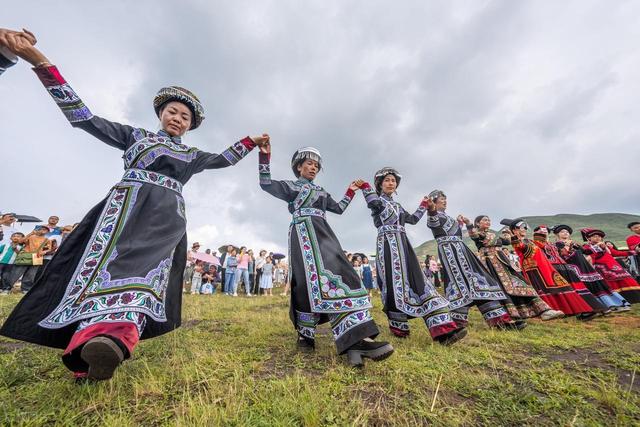 国内最宜居的城市之一，竟然不是大理，而是藏在贵州的大山里？